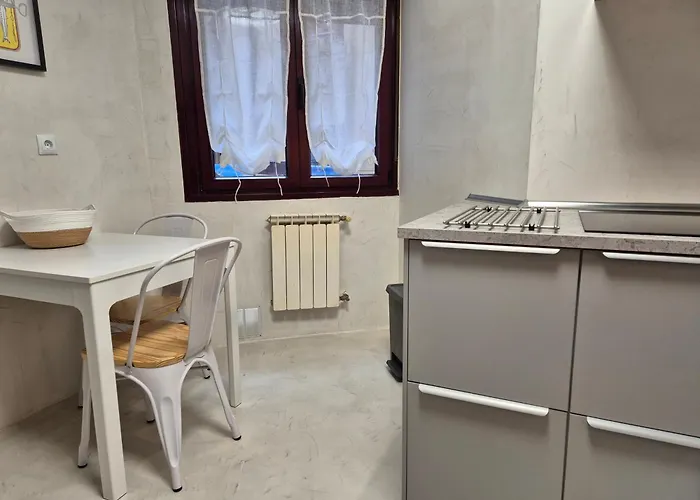 651a Siente Centrico Con Garaje By R2r Consulting * Oviedo